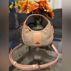 Coach Carmen Mini Crossbody in
Signature Jacquard